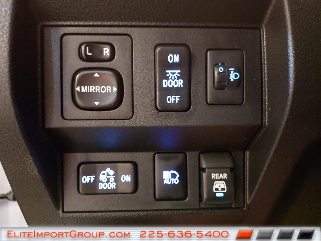 Toyota Tundra 2WD SR5 CrewMax 5.5' Bed 5.7L (Natl) 2021