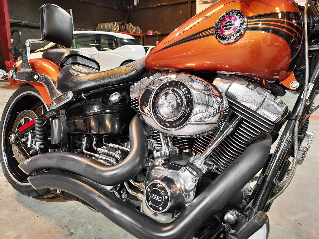 Harley-Davidson FLSTC  2015
