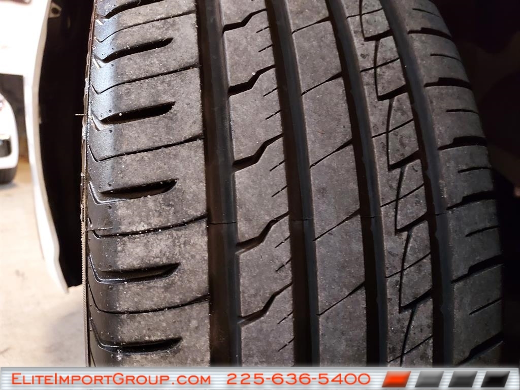 Toyota Camry SE Auto (Natl) 2024