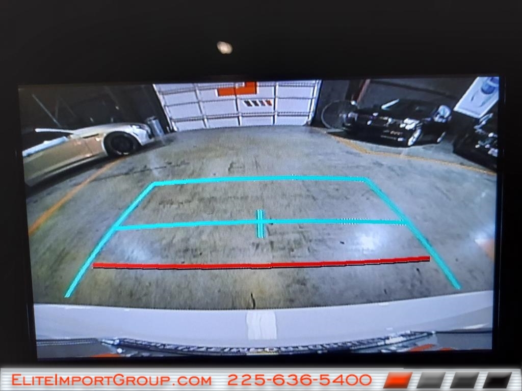 Toyota Camry SE Auto (Natl) 2024