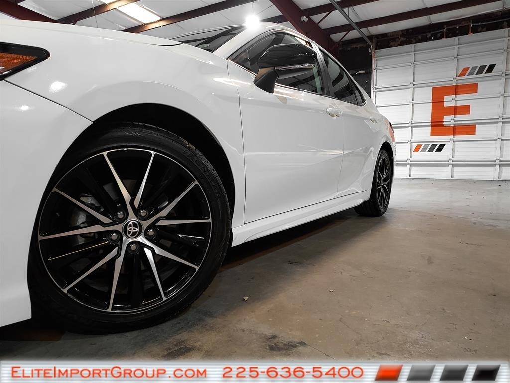 Toyota Camry SE Auto (Natl) 2024