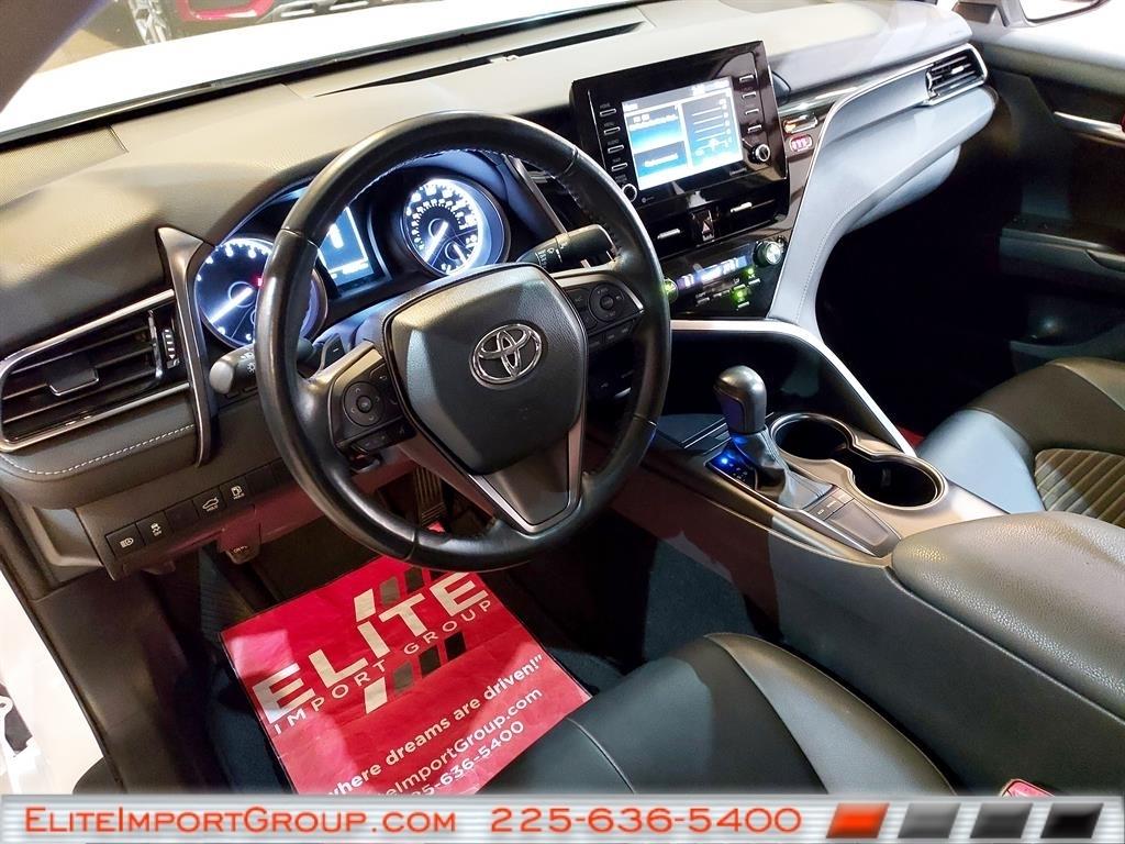 Toyota Camry SE Auto (Natl) 2024