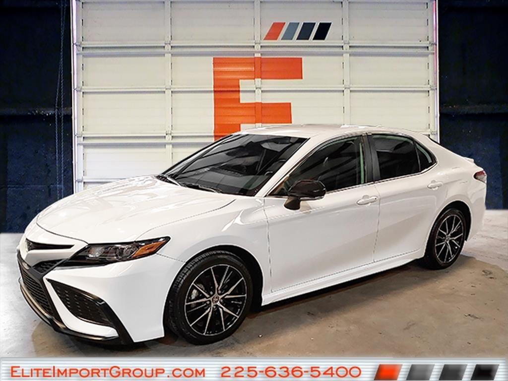 Toyota Camry SE Auto (Natl) 2024