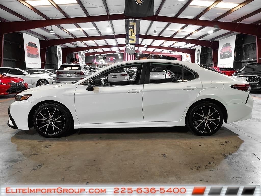 Toyota Camry SE Auto (Natl) 2024