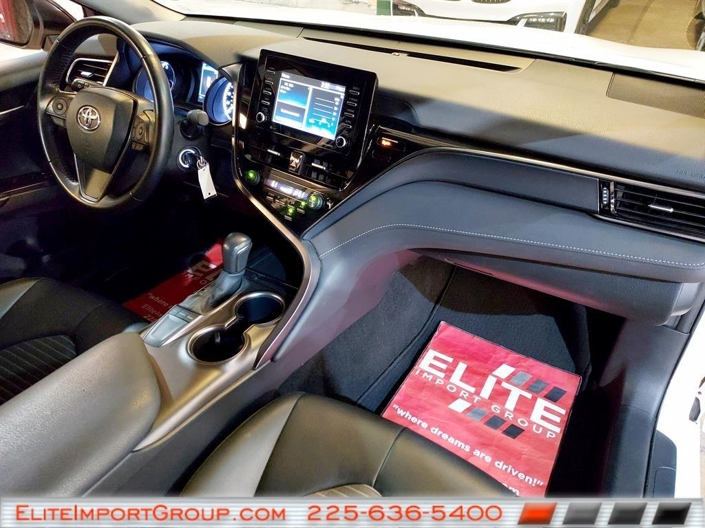 Toyota Camry SE Auto (Natl) 2024