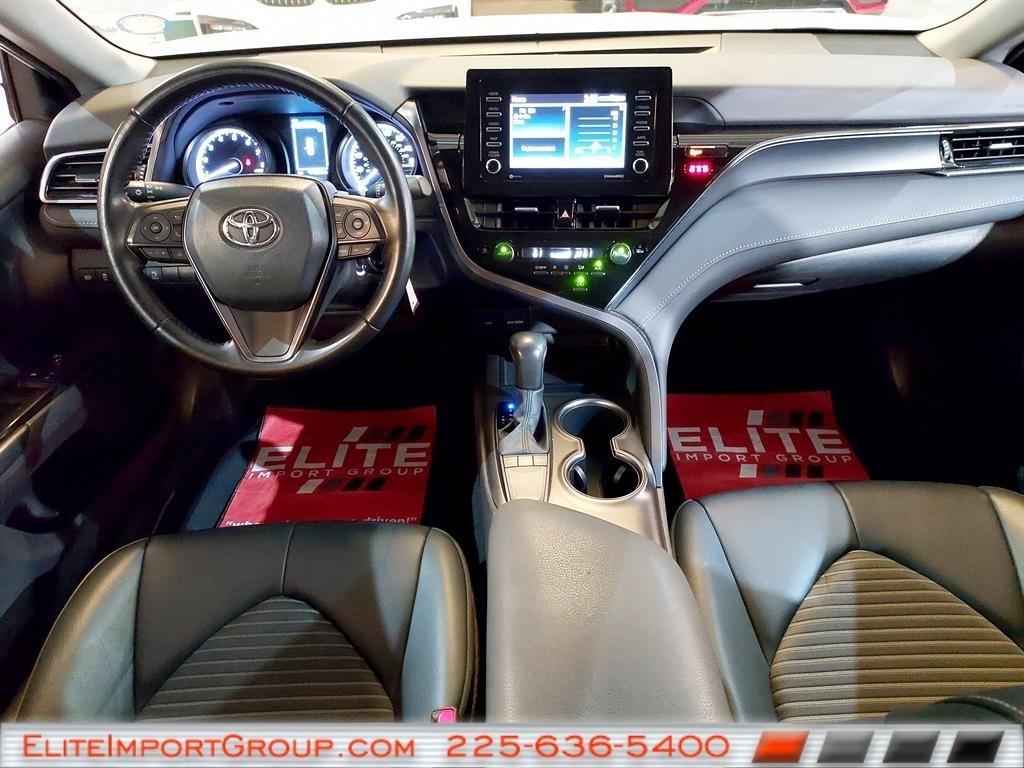 Toyota Camry SE Auto (Natl) 2024