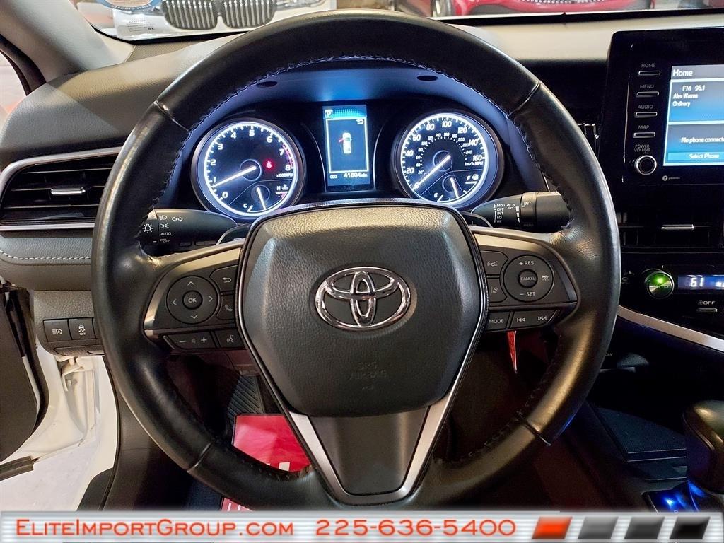 Toyota Camry SE Auto (Natl) 2024