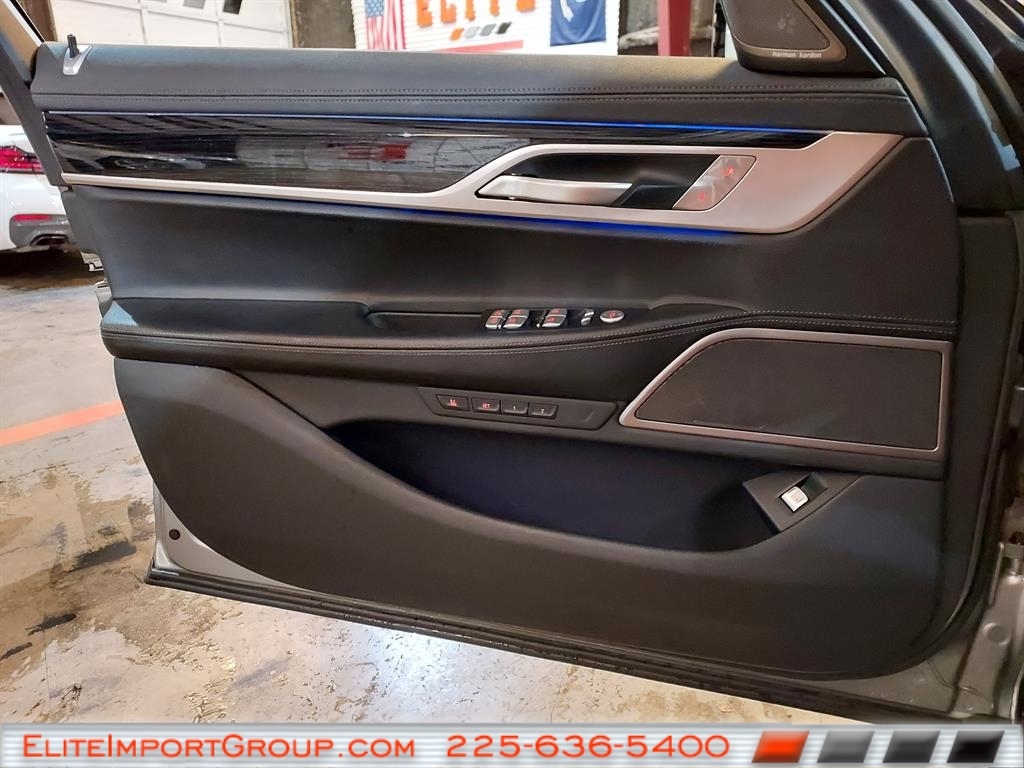 BMW 7 Series 740i Sedan 2020