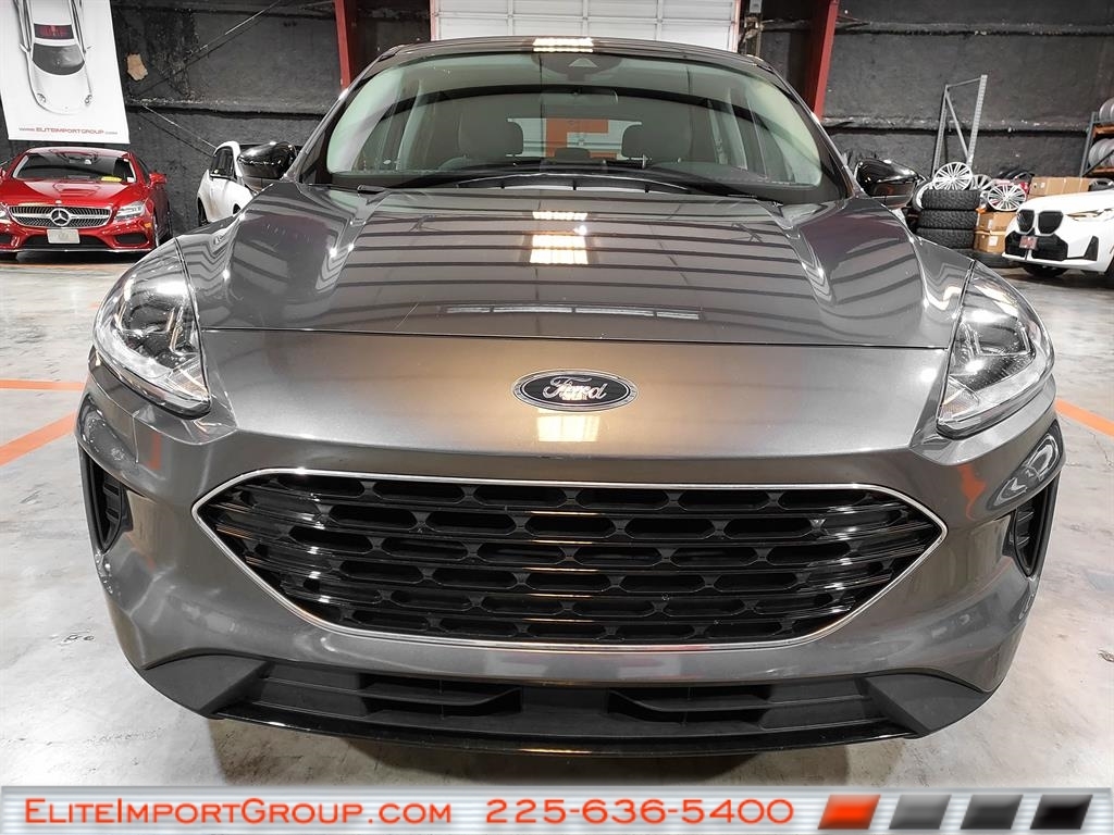 2021 Ford Escape SE photo 3