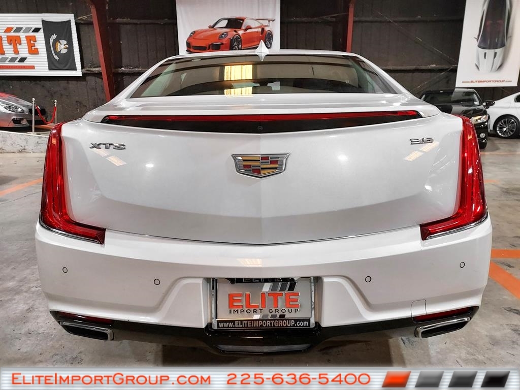 Cadillac XTS 4dr Sdn Luxury FWD 2019