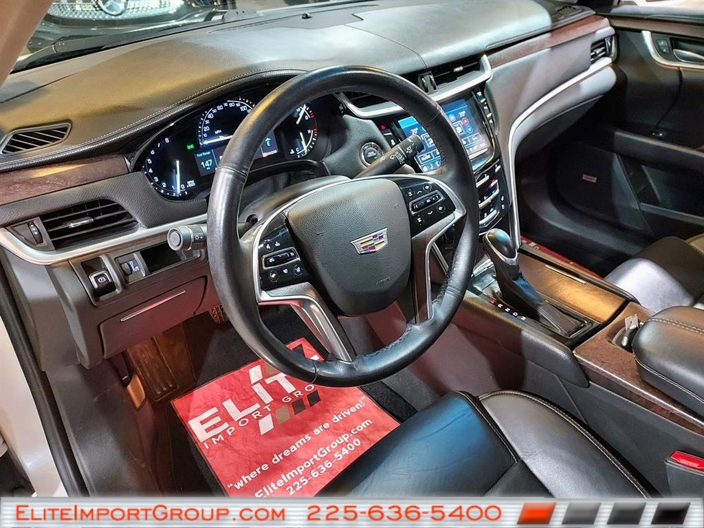 Cadillac XTS 4dr Sdn Luxury FWD 2019