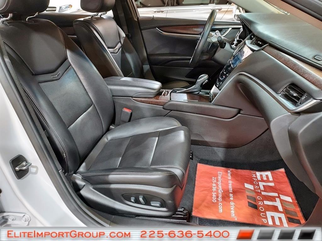 Cadillac XTS 4dr Sdn Luxury FWD 2019