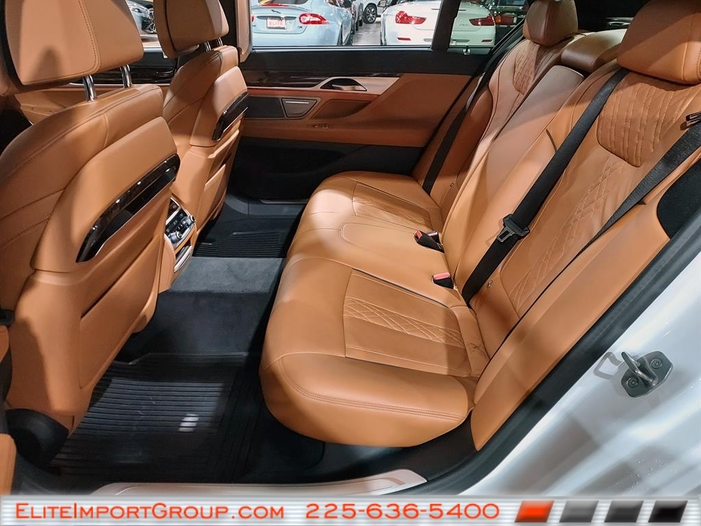 BMW 7 Series 740i Sedan 2021