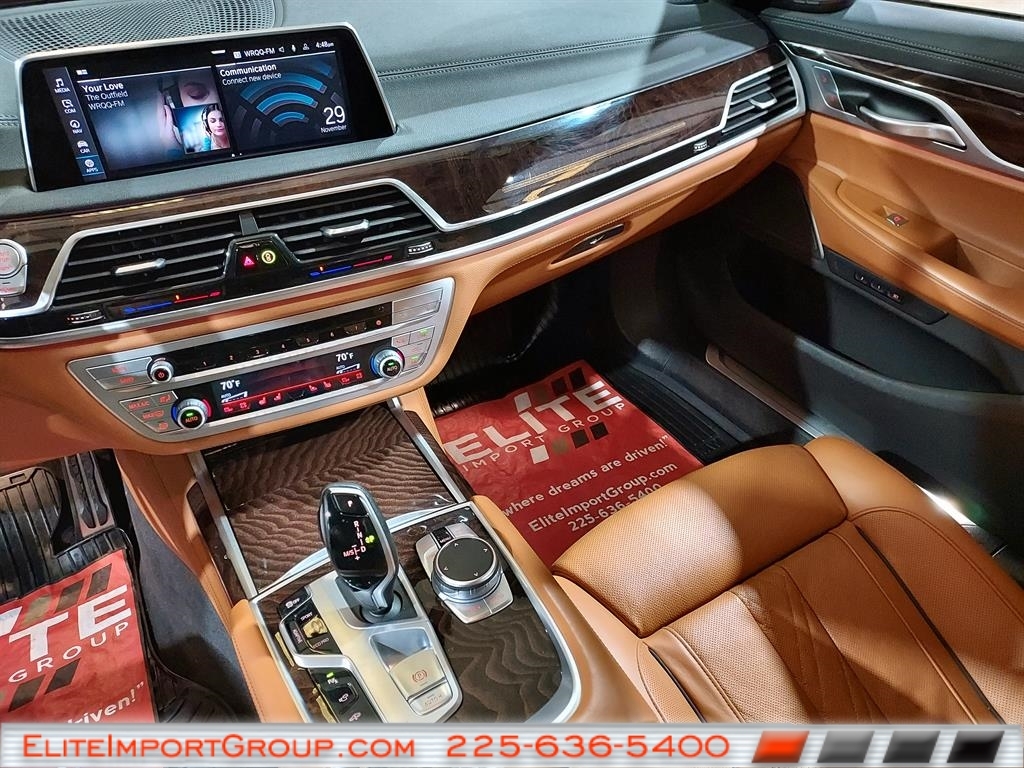 BMW 7 Series 740i Sedan 2021