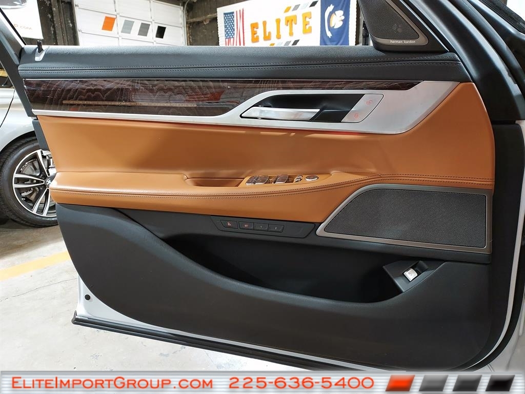 BMW 7 Series 740i Sedan 2021