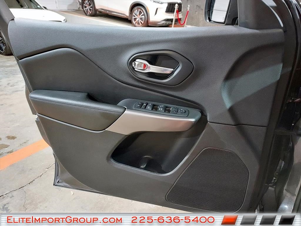 Jeep Cherokee Latitude Plus FWD 2019