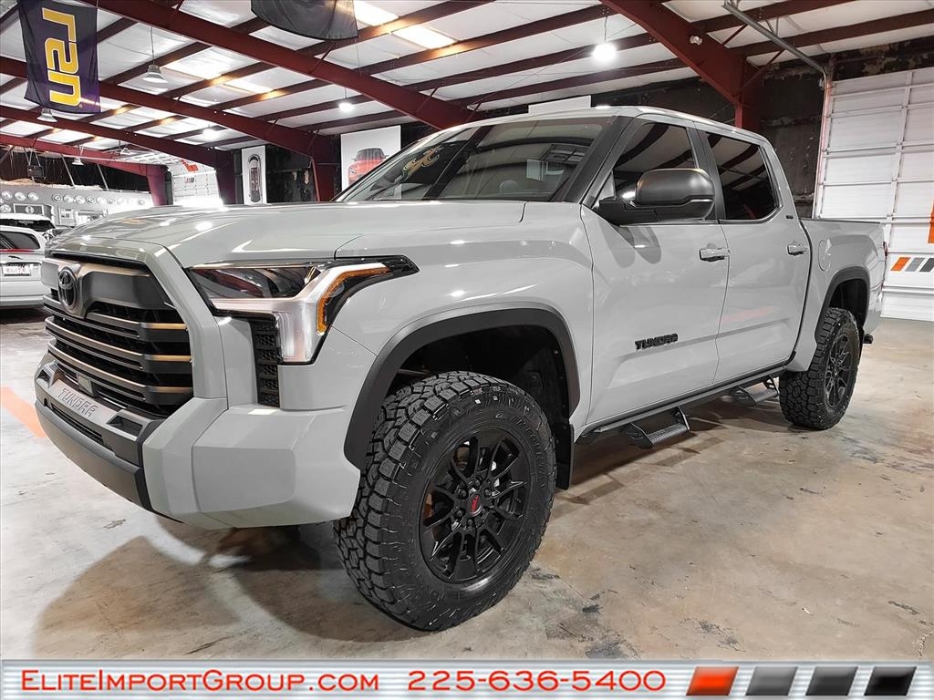 Toyota Tundra 4WD SR5 CrewMax 5.5' Bed (Natl) 2024