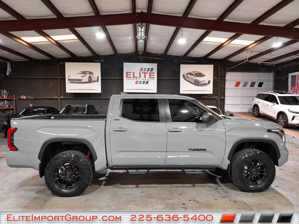 Toyota Tundra 4WD SR5 CrewMax 5.5' Bed (Natl) 2024