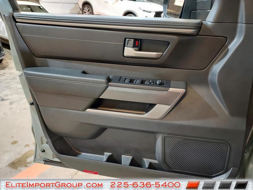 Toyota Tundra 4WD SR5 CrewMax 5.5' Bed (Natl) 2024