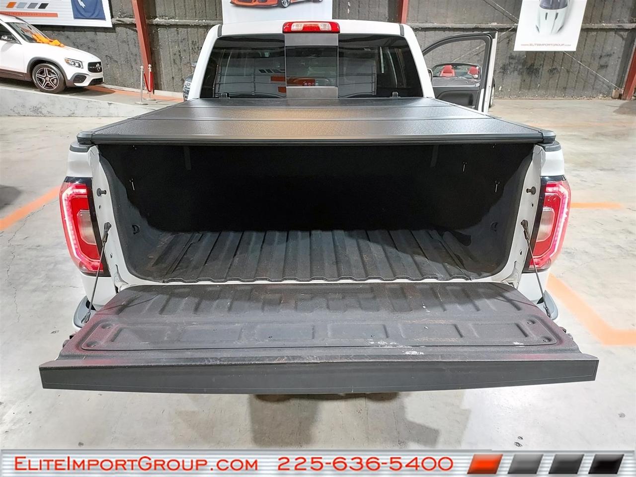 GMC Sierra 1500 4WD Crew Cab 143.5" Denali 2017