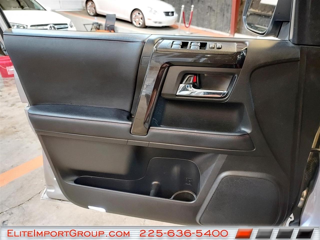 Toyota 4Runner TRD Off Road 4WD (Natl) 2024