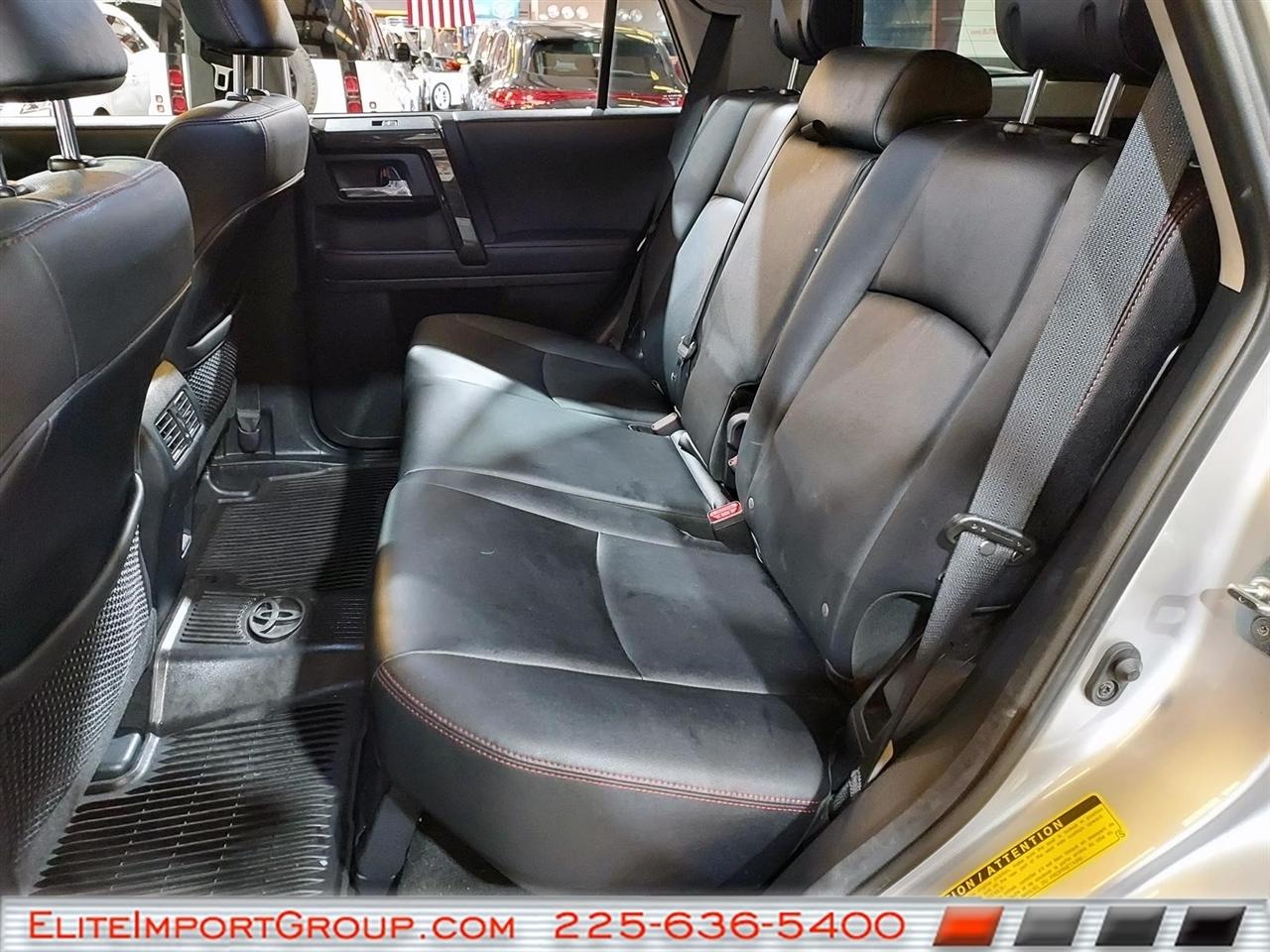 Toyota 4Runner TRD Off Road 4WD (Natl) 2024