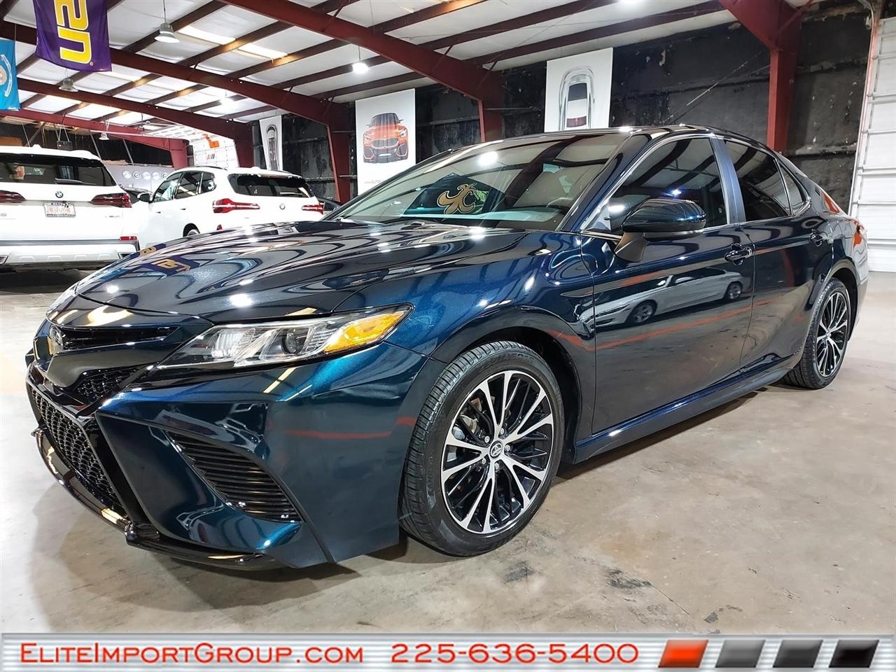 Toyota Camry SE Auto (Natl) 2020