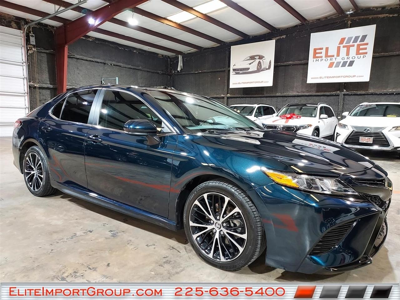 Toyota Camry SE Auto (Natl) 2020