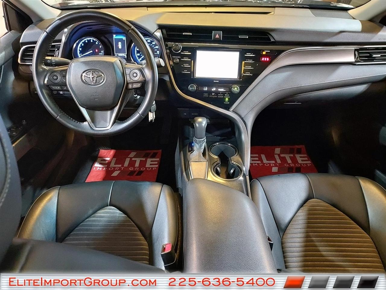 Toyota Camry SE Auto (Natl) 2020