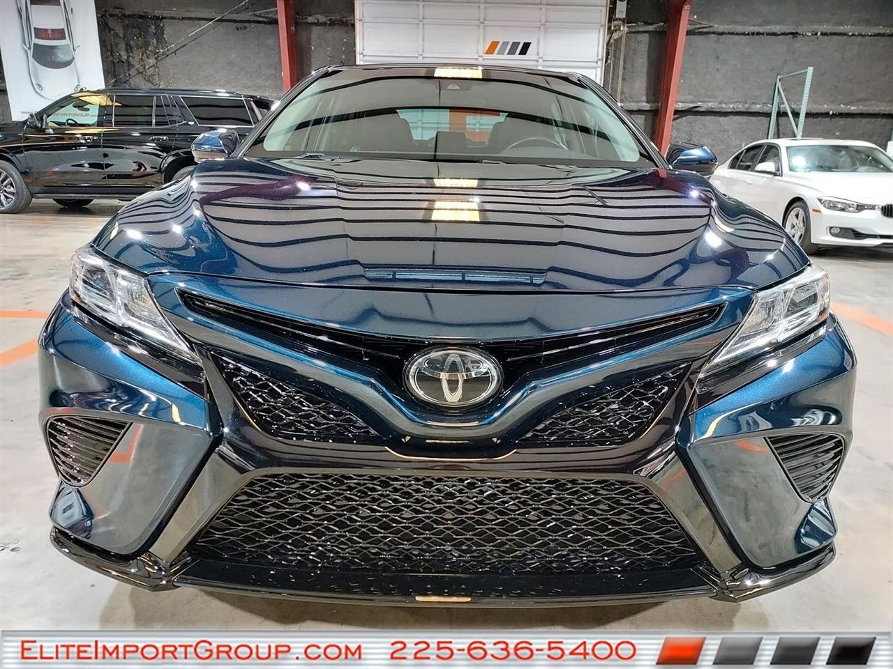 Toyota Camry SE Auto (Natl) 2020