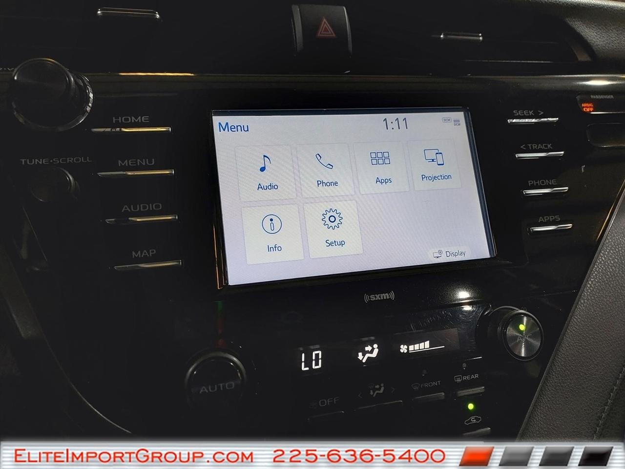Toyota Camry SE Auto (Natl) 2020