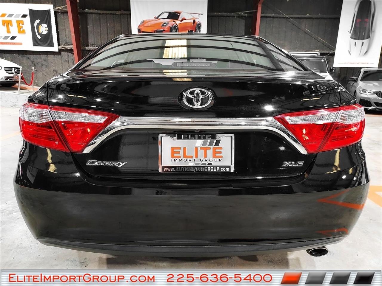 Toyota Camry 4dr Sdn I4 Auto SE w/Special Edition Pkg (Natl) 2016