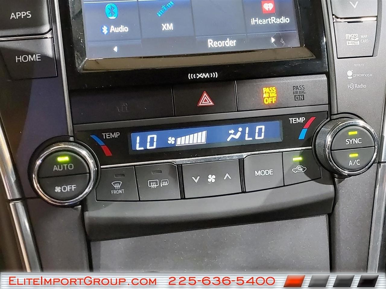 Toyota Camry 4dr Sdn I4 Auto SE w/Special Edition Pkg (Natl) 2016