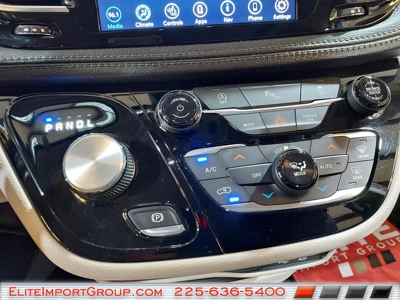 Chrysler Pacifica Limited FWD 2019