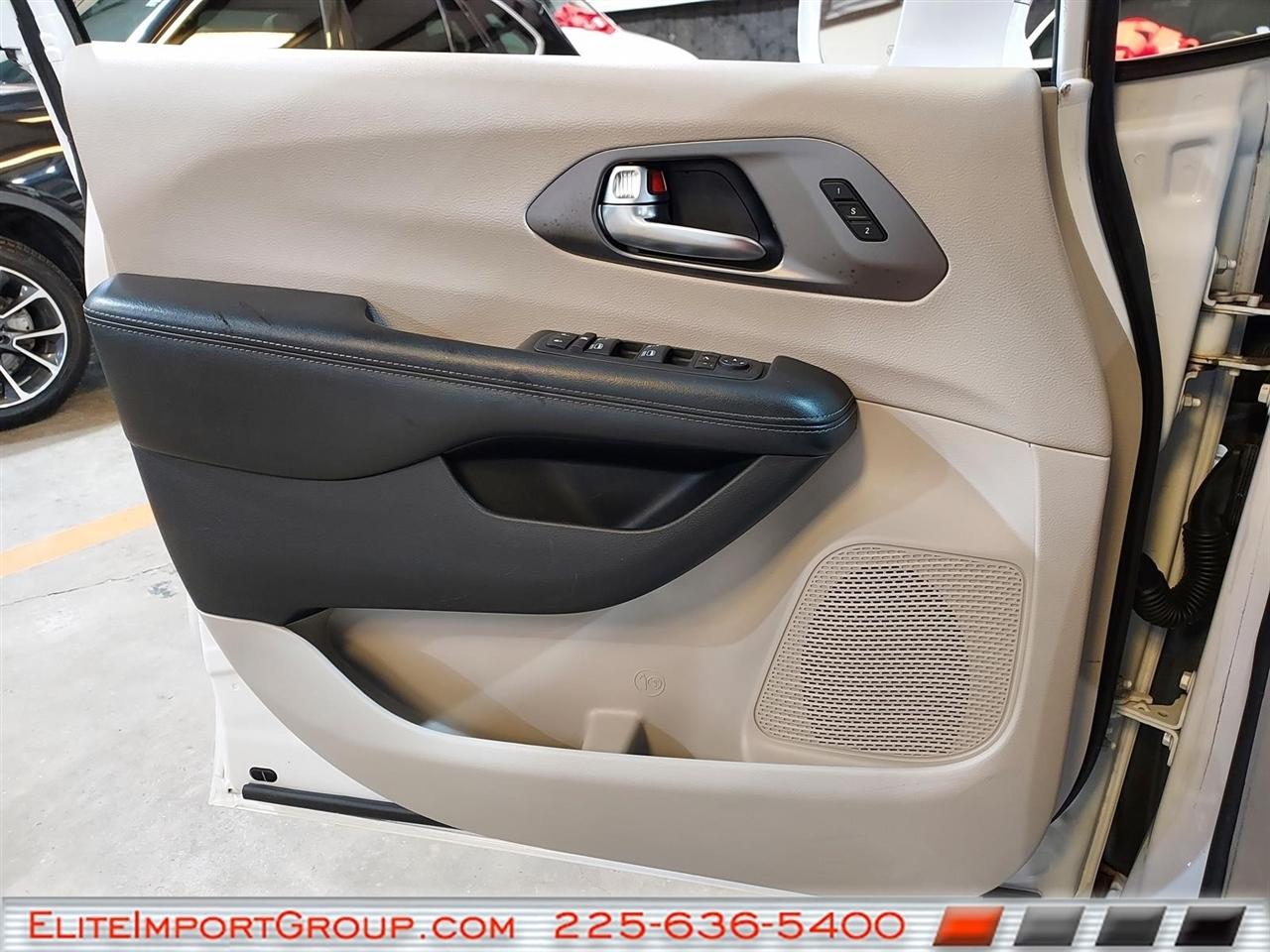 Chrysler Pacifica Limited FWD 2019