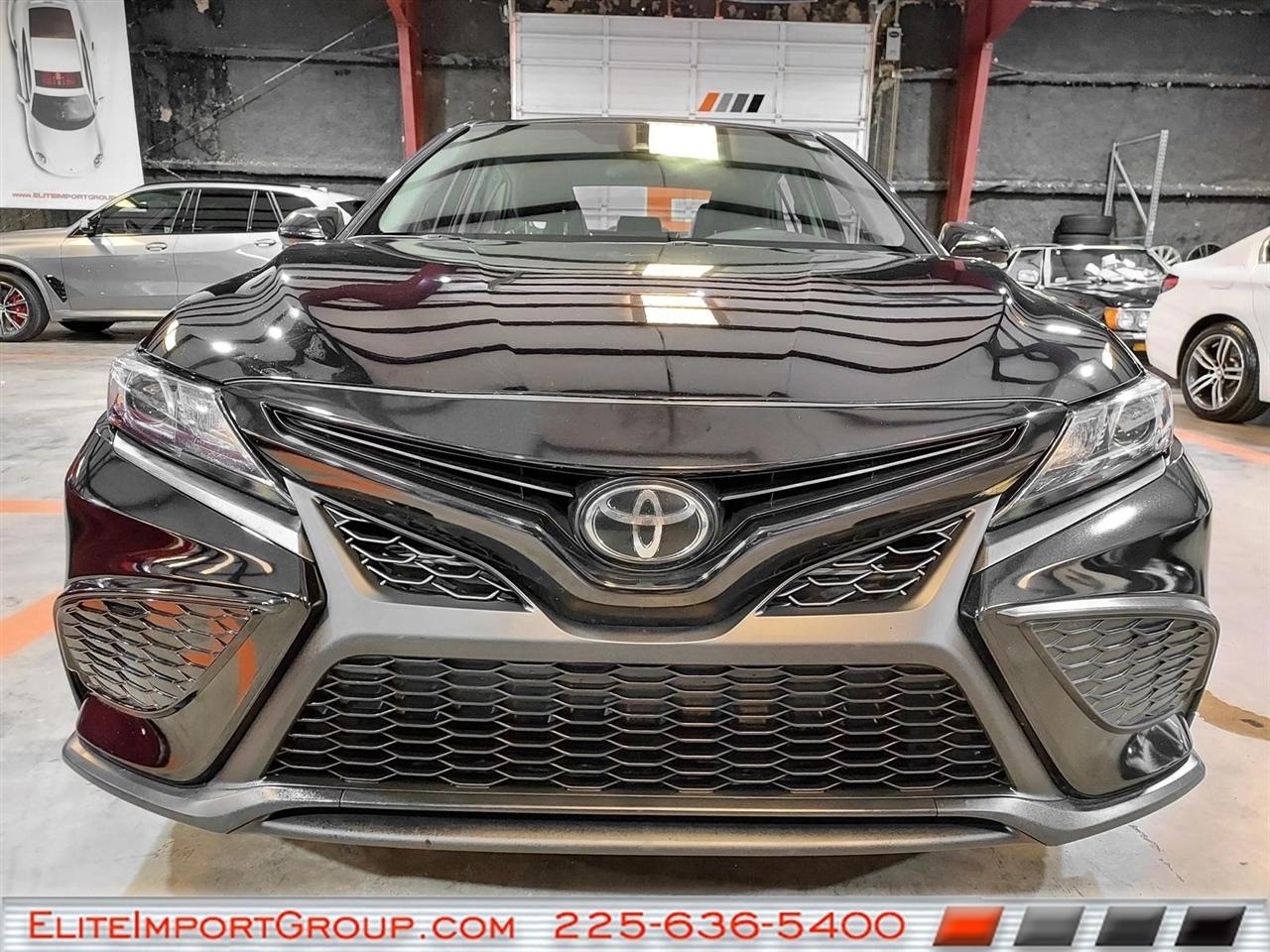 Toyota Camry SE Auto (Natl) 2022