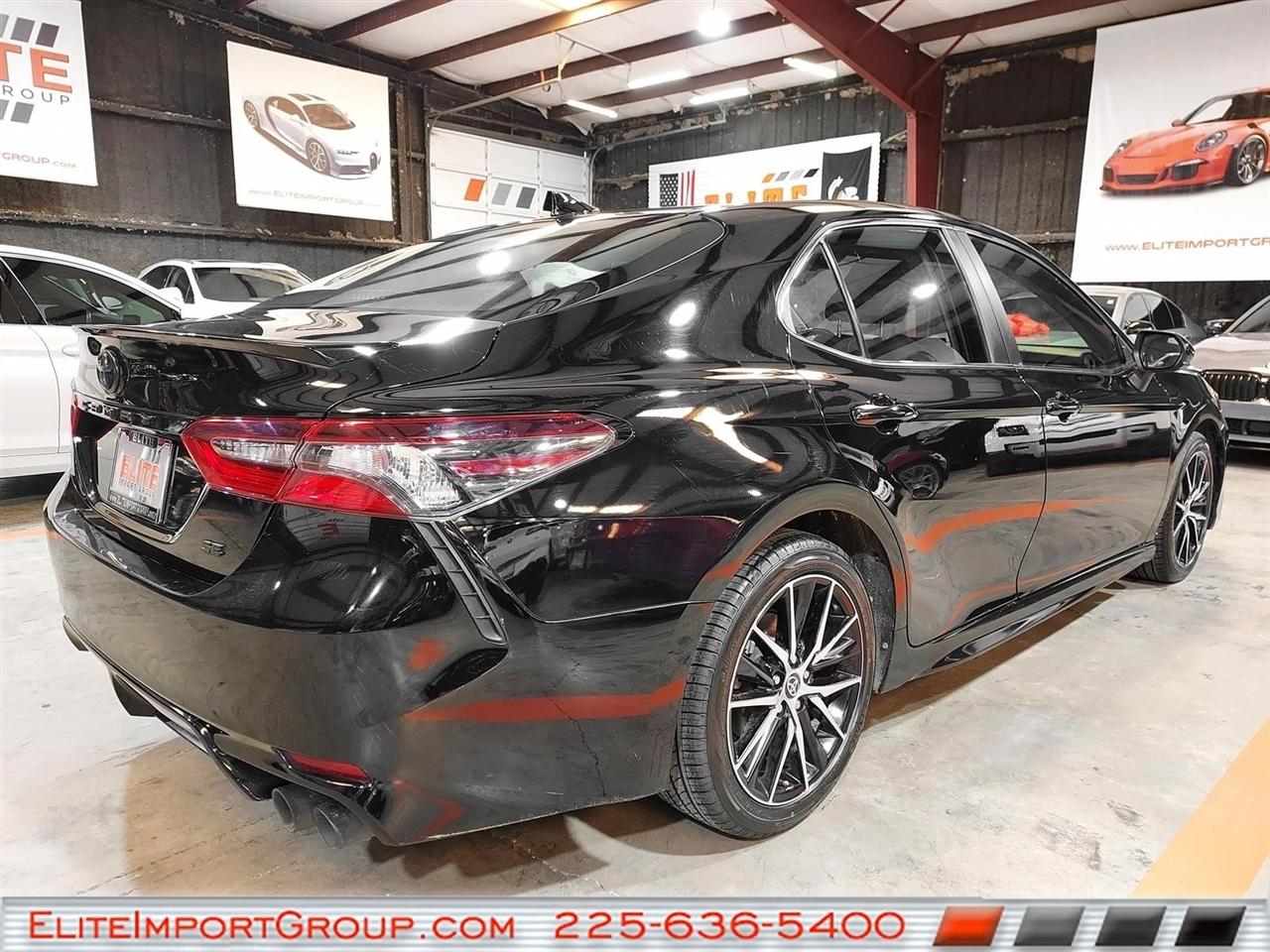 Toyota Camry SE Auto (Natl) 2022