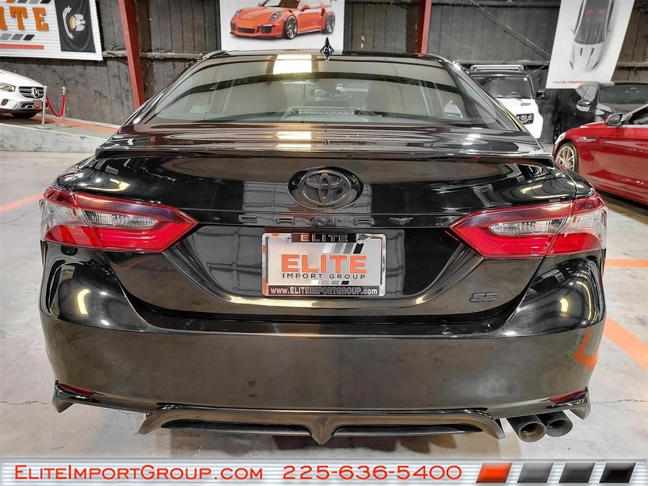 Toyota Camry SE Auto (Natl) 2022