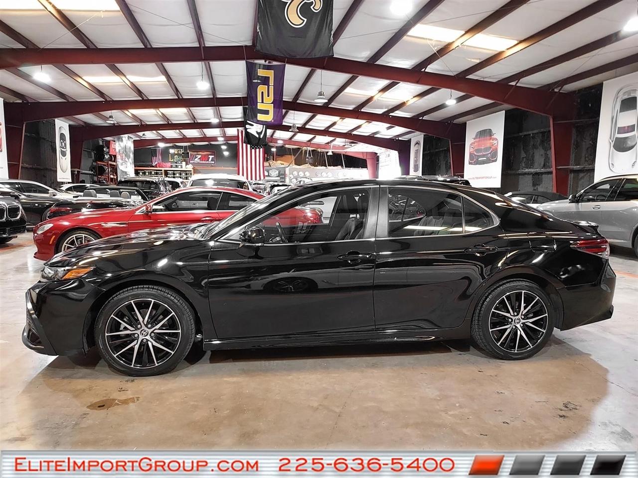 Toyota Camry SE Auto (Natl) 2022