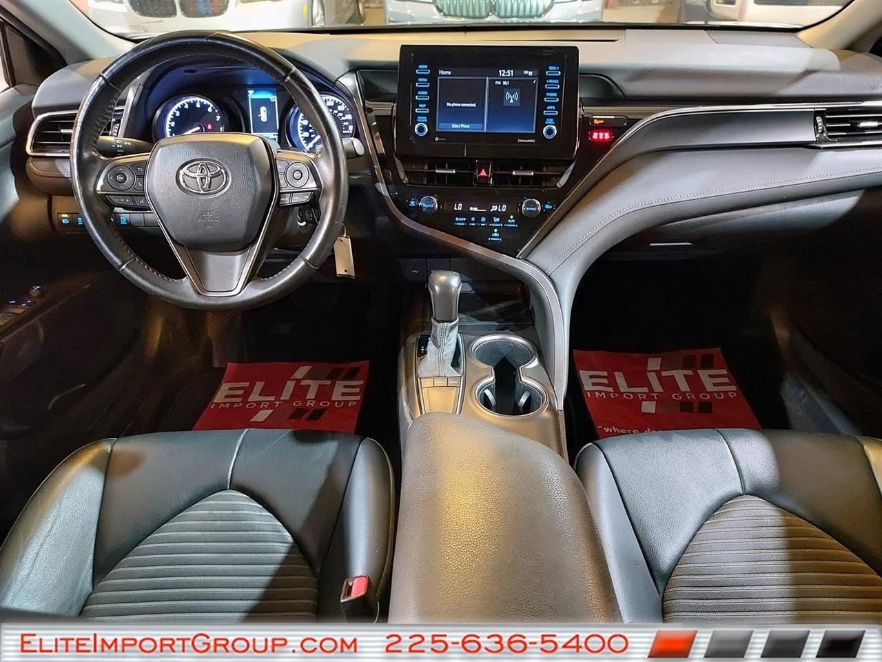 Toyota Camry SE Auto (Natl) 2022