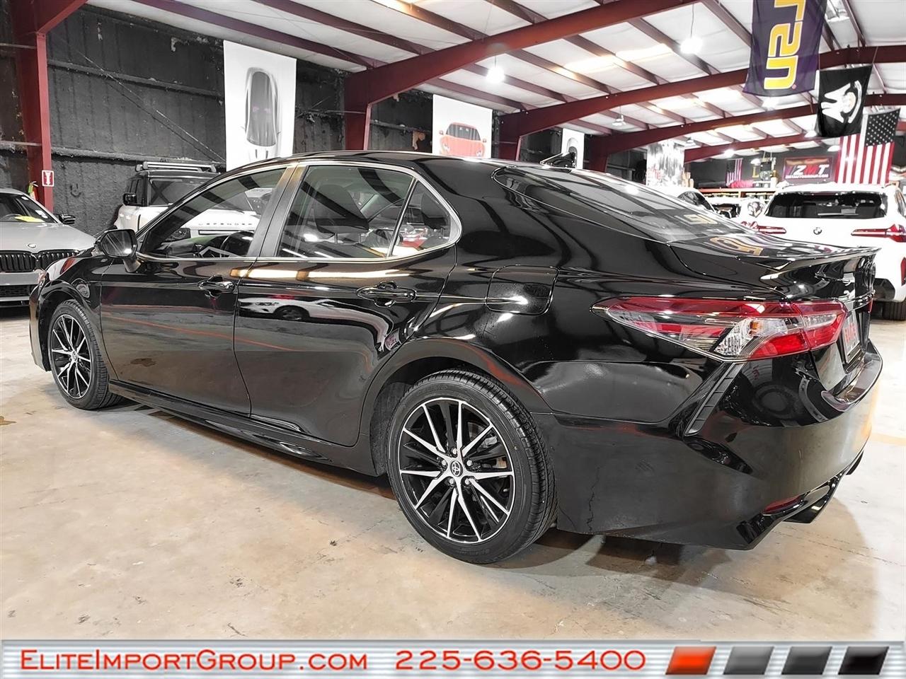 Toyota Camry SE Auto (Natl) 2022