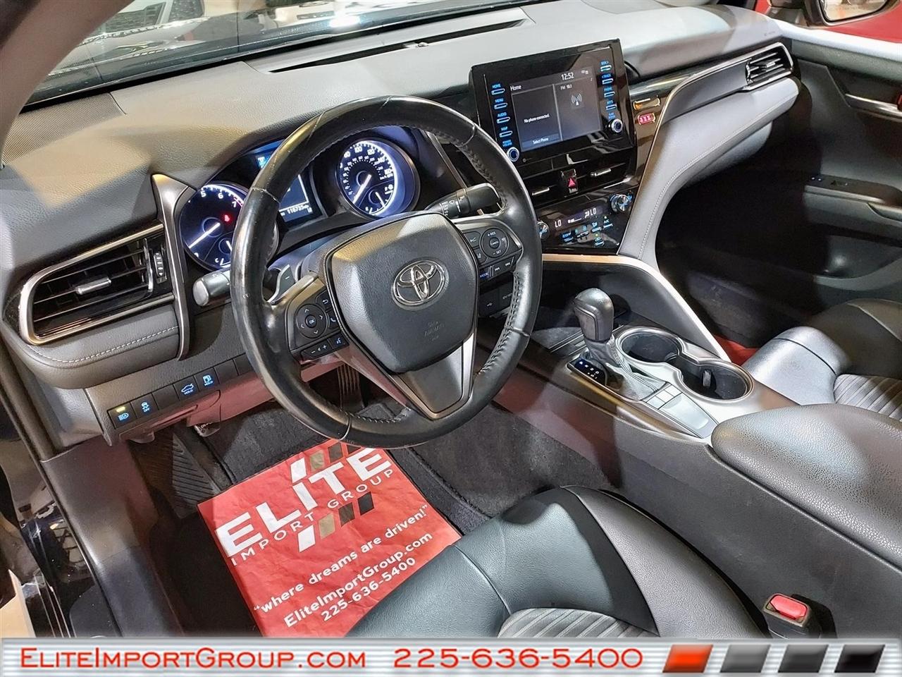 Toyota Camry SE Auto (Natl) 2022