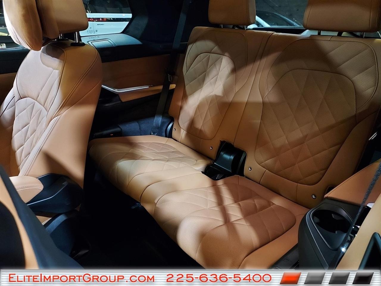 BMW X7 xDrive40i Sports Activity Vehicle 2026