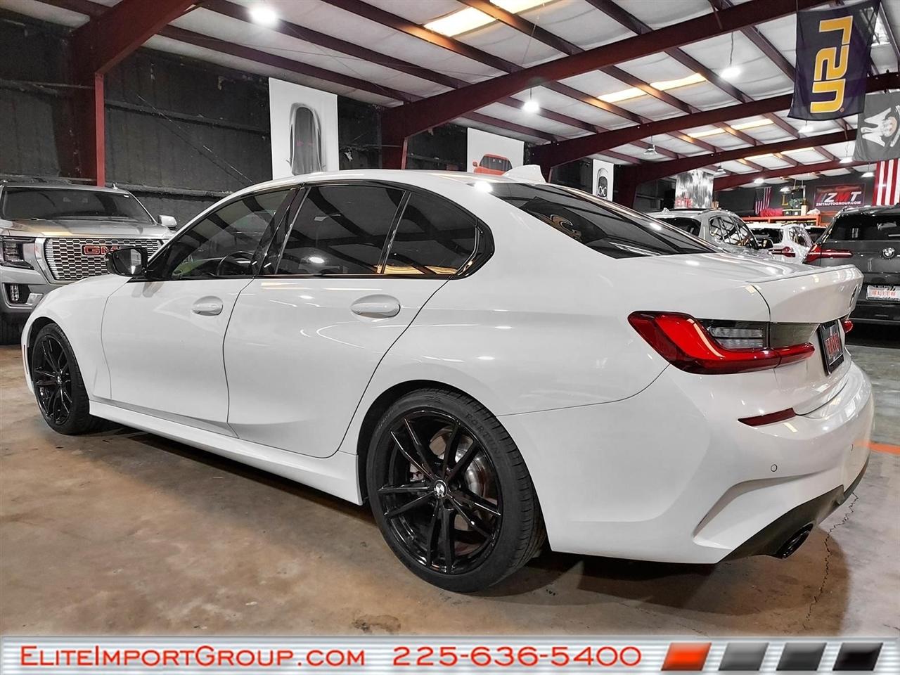 BMW 330i photo 8