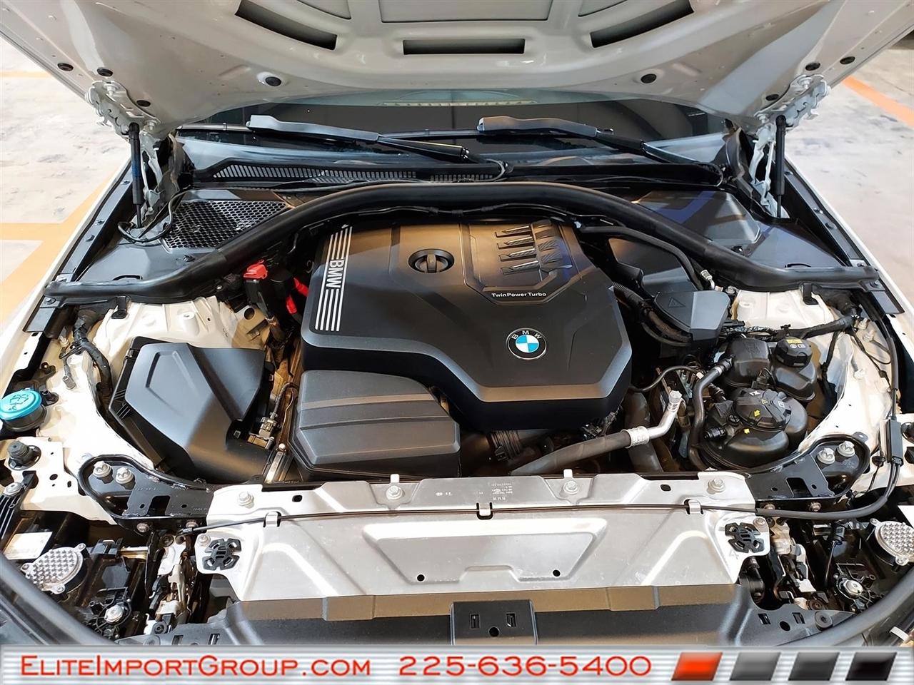 BMW 330i photo 12