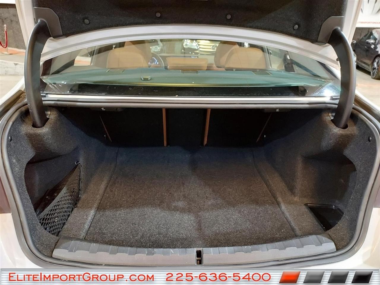 BMW 3 Series 330i NA Sedan 2026