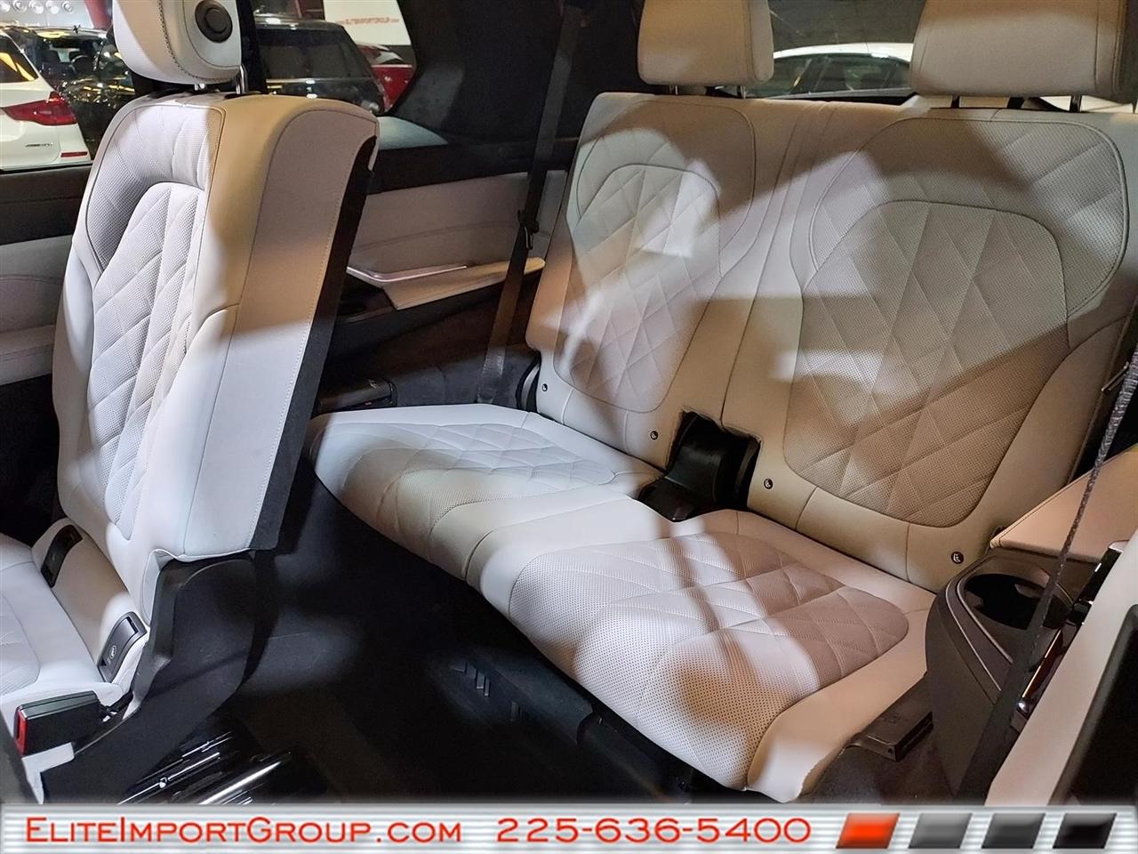 BMW X7 xDrive40i Sports Activity Vehicle 2026
