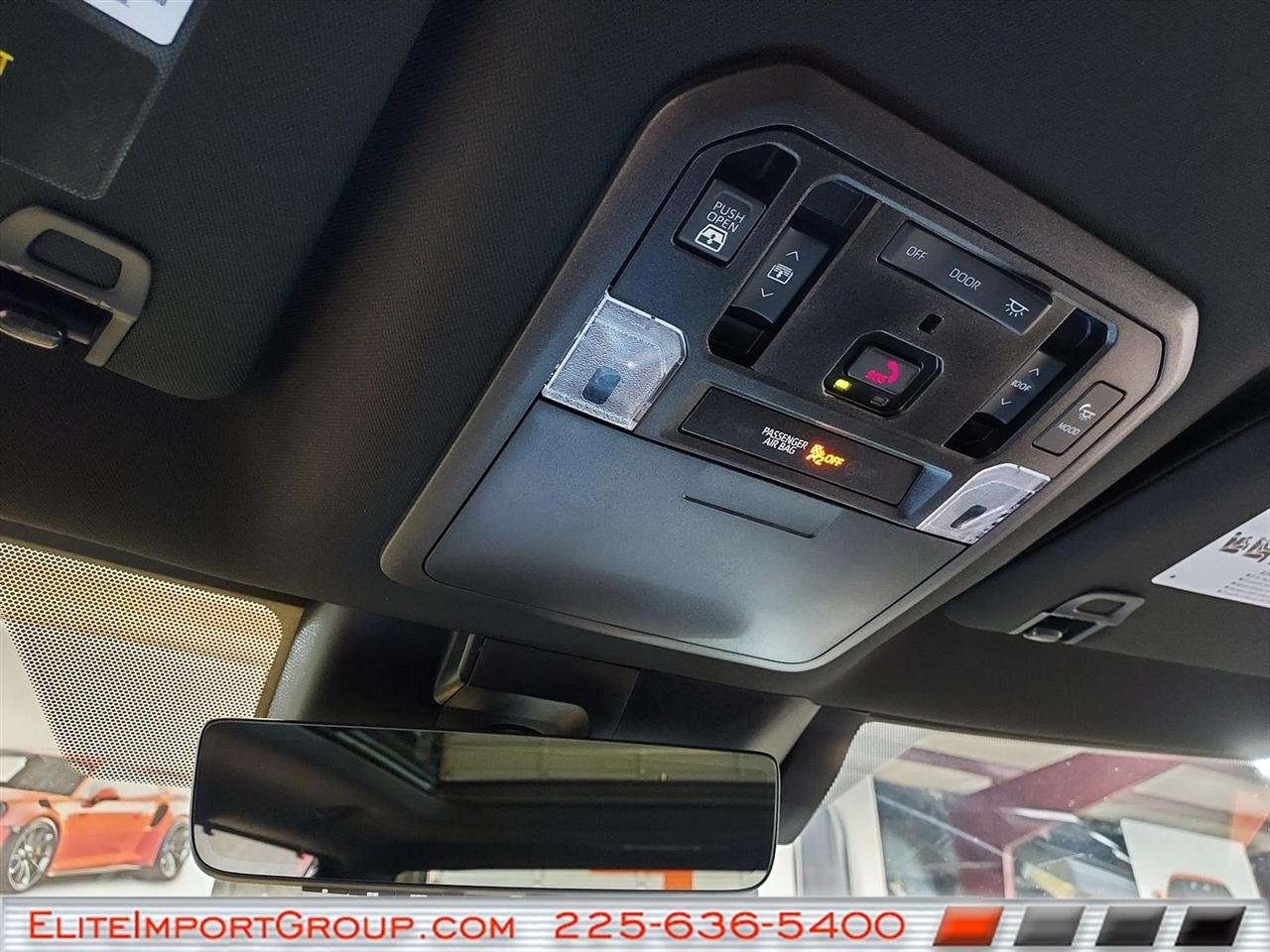 Toyota Tundra 4WD Platinum CrewMax 5.5' Bed (Natl) 2025