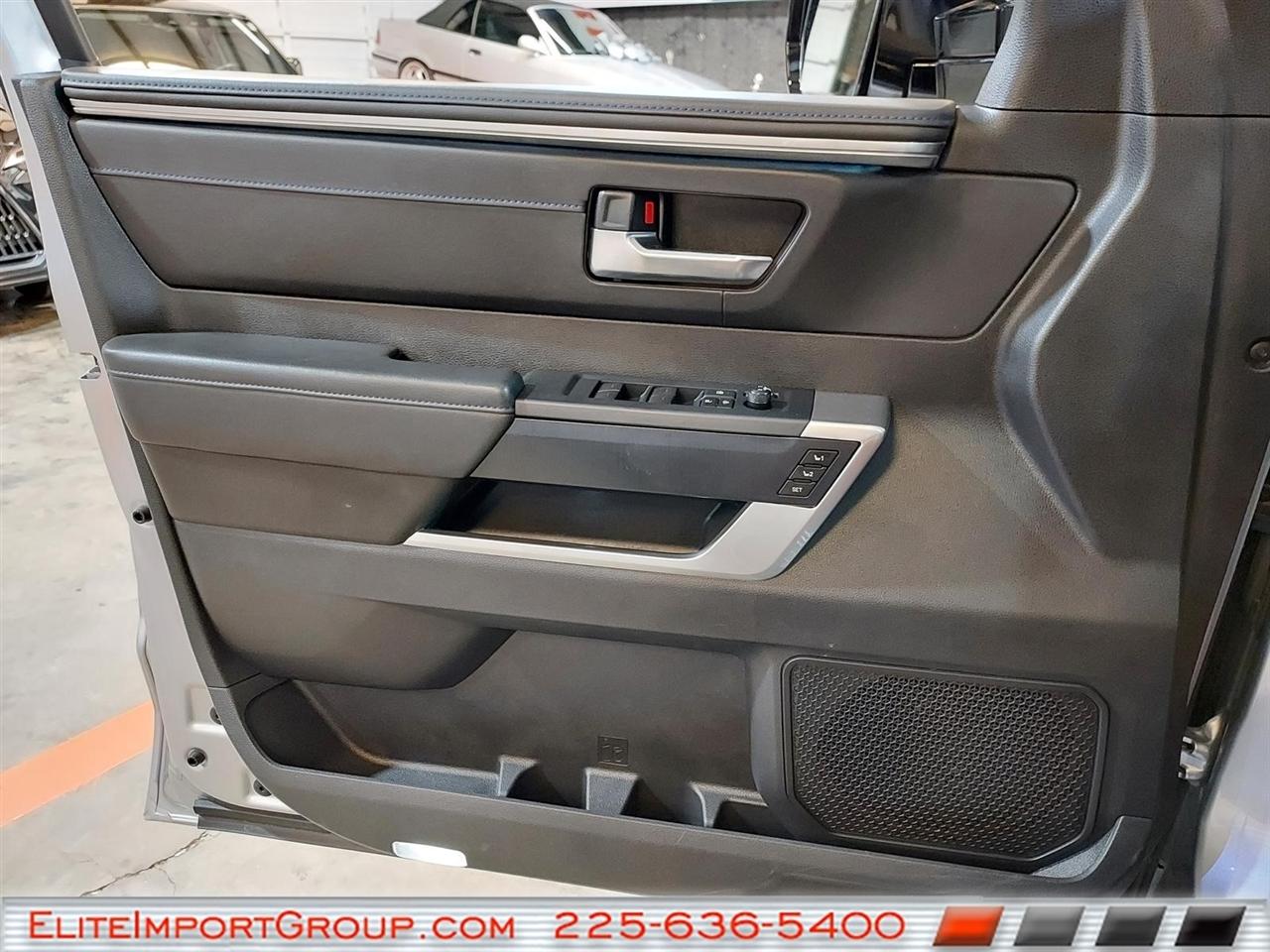 Toyota Tundra 4WD Platinum CrewMax 5.5' Bed (Natl) 2025