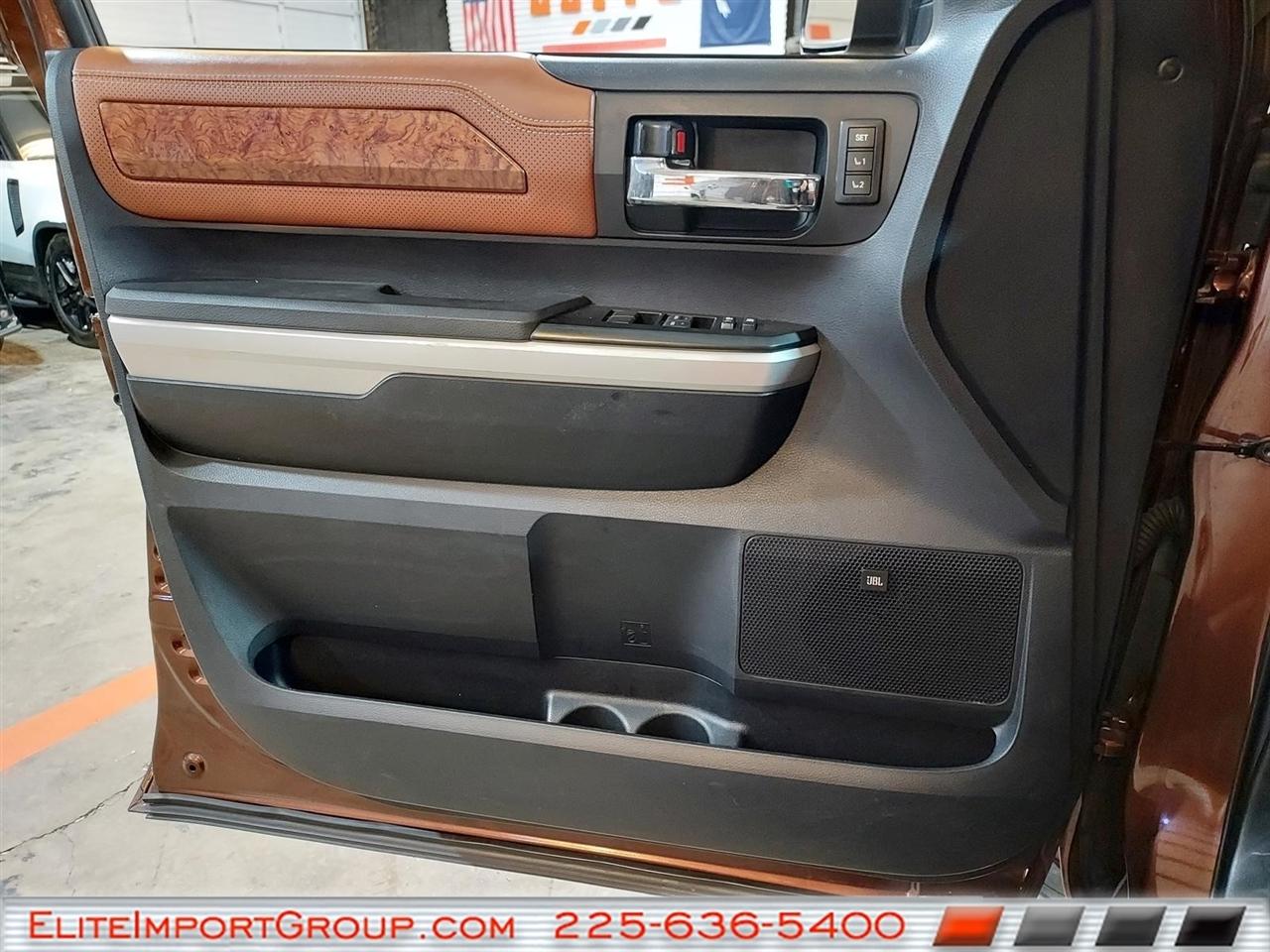 Toyota Tundra 4WD Truck CrewMax 5.7L FFV V8 6-Spd AT Platinum (Natl) 2014